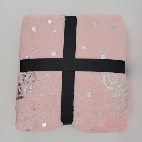 Luxe Collection Set of 2 Super Soft Blanket  NWT - Picture 6 of 6
